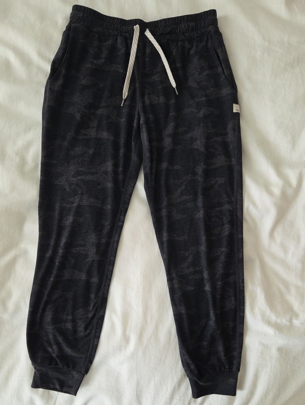 Vuori Womens Black Camo Joggers - XS